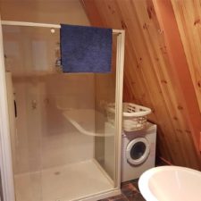 Swampgum Rise Bathroom