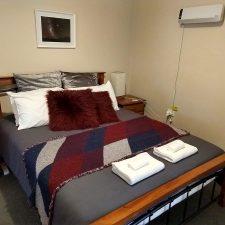 Cockatoo Cabin: Halls Gap, Grampians